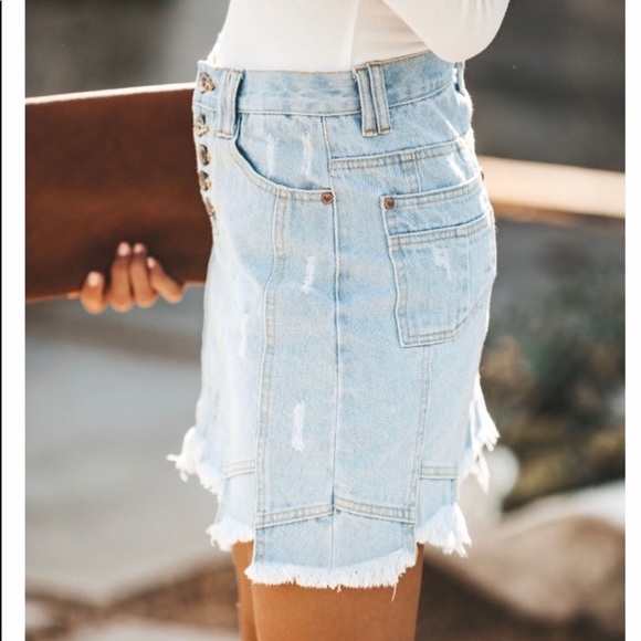 Vici Denim Skirt - frayed - Picture 2 of 4